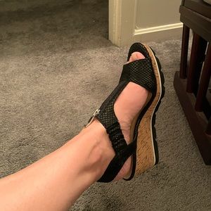 Liz Claiborne black sandals